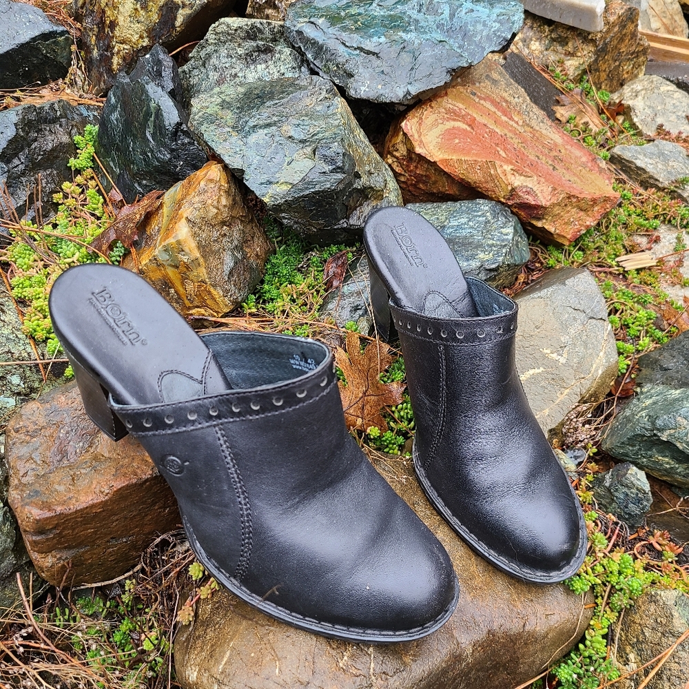 Black leather Born mules